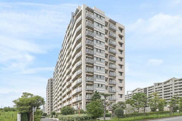 4LDK apartment in Urayasu, Chiba - Photo 1