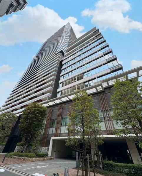 2LDK apartment in Minato Ward, Tokyo - Photo 1