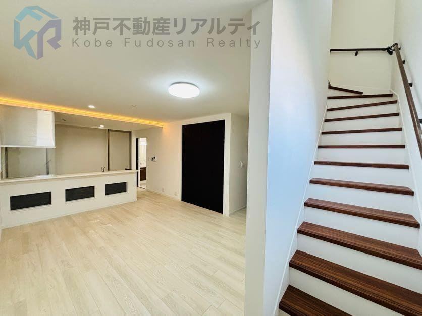 3LDK house in Tarumi Ward, Kobe, Hyogo - Photo 1