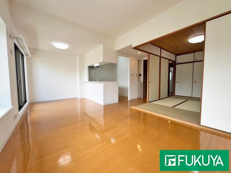 3LDK apartment in Neyagawa, Osaka - Photo 1