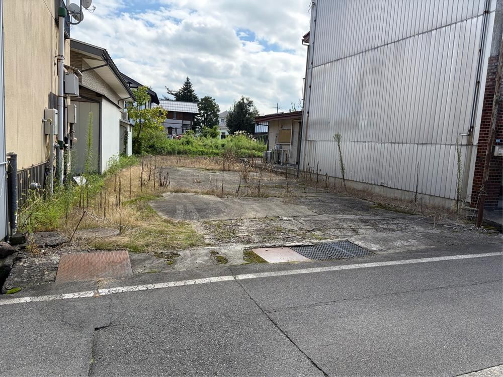 211 m² land in Nagai, Yamagata - Photo 1