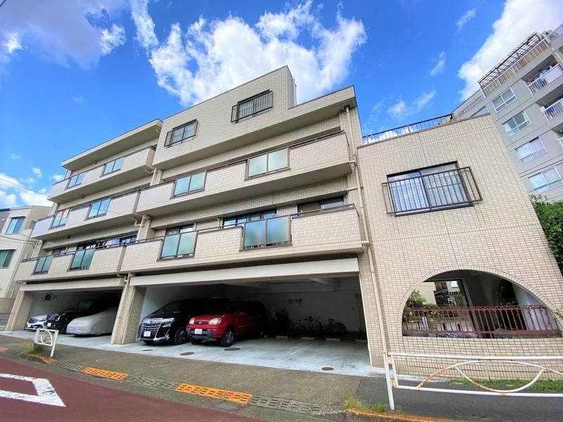 4LDK apartment in Meguro Ward, Tokyo - Photo 1