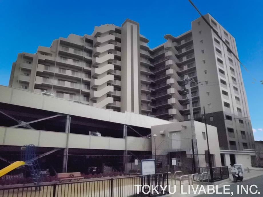 3LDK apartment in Suita, Osaka - Photo 1