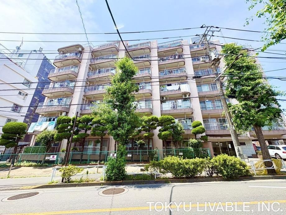 2DK apartment in Meguro Ward, Tokyo - Photo 1