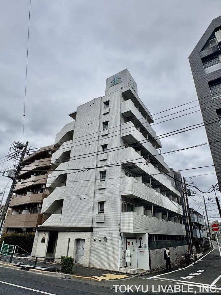 studio apartment in Suginami Ward, Tokyo - Photo 1