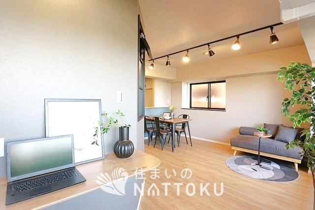 2LDK apartment in Neyagawa, Osaka - Photo 1
