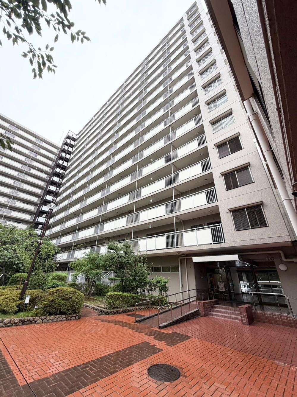 3LDK apartment in Yodogawa Ward, Osaka - Photo 1