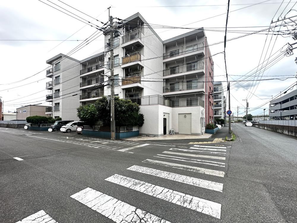 2LDK+S apartment in Tobata Ward, Kitakyushu, Fukuoka - Photo 1