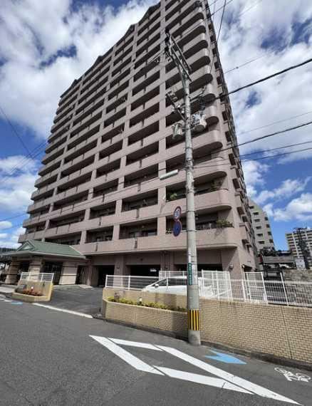 4LDK apartment in Oita, Oita - Photo 1