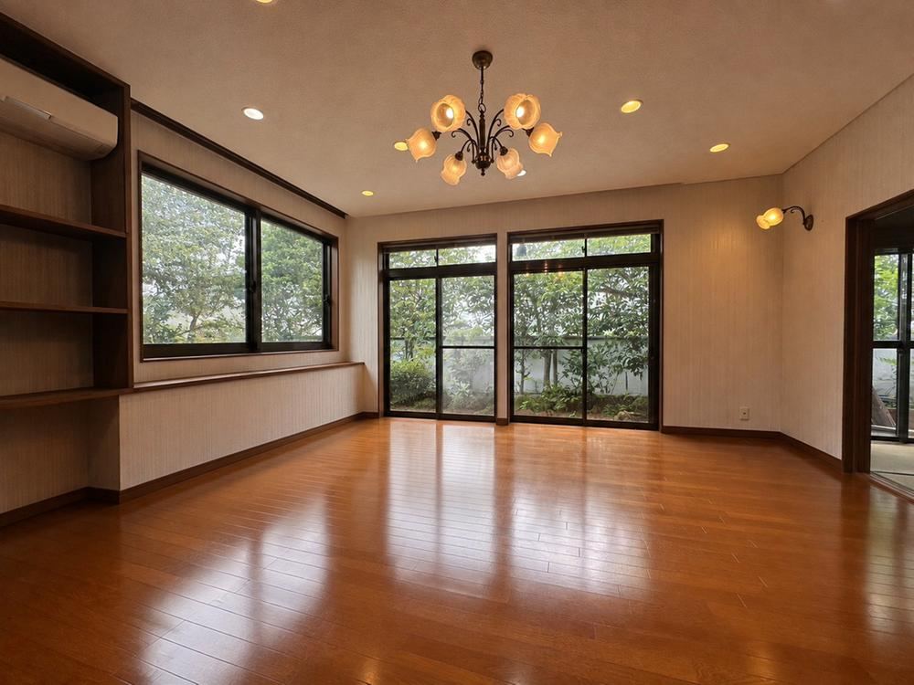 5LDK house in Ibaraki, Osaka - Photo 1