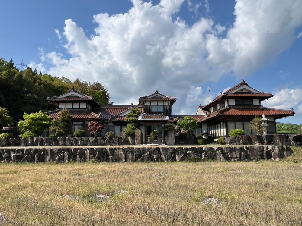 9LDK+3S house in Higashihiroshima, Hiroshima - Photo 1