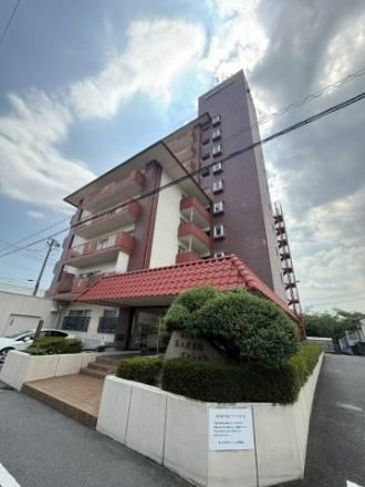 3LDK+S apartment in Kita Ward, Okayama - Photo 1