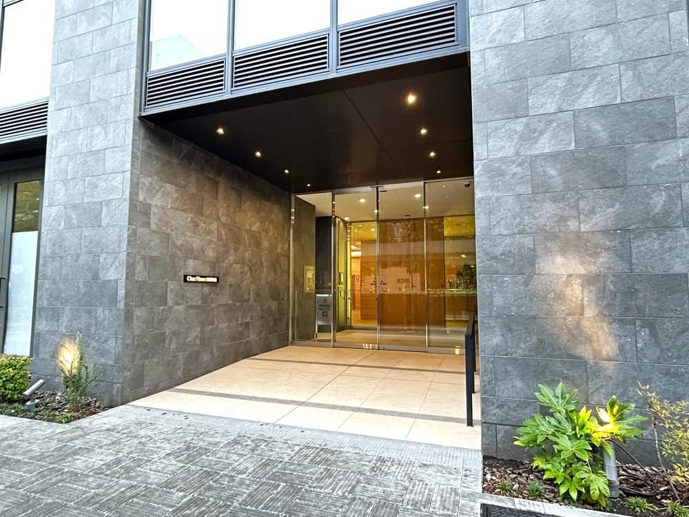 2LDK apartment in Tsurumi Ward, Yokohama, Kanagawa - Photo 1