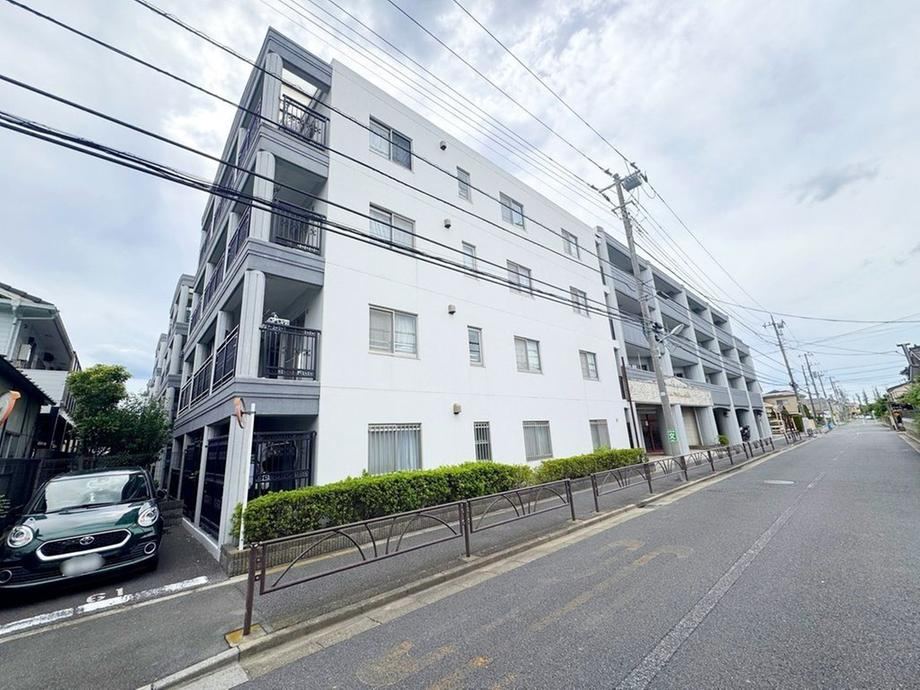 3LDK apartment in Katsushika Ward, Tokyo - Photo 1