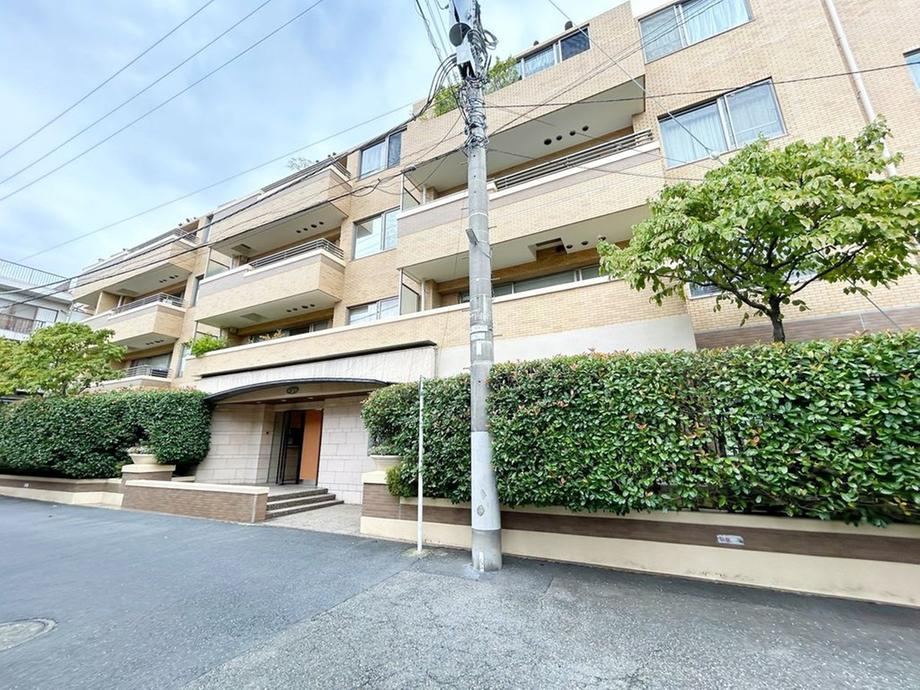 1LDK apartment in Shibuya Ward, Tokyo - Photo 1