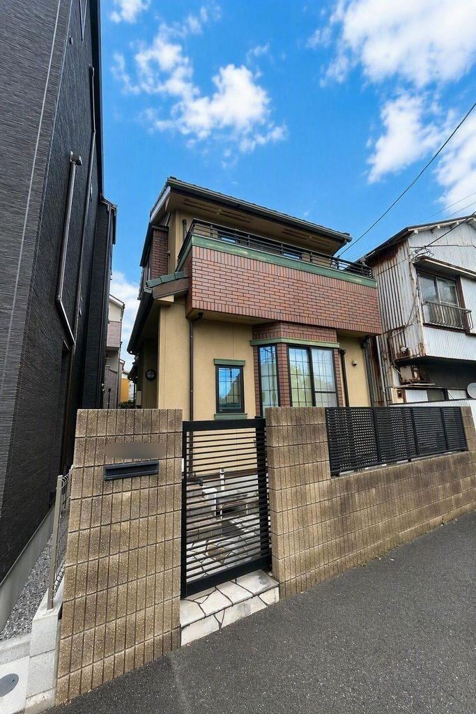2LDK house in Tsurumi Ward, Yokohama, Kanagawa - Photo 1