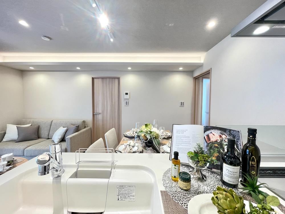 2LDK+S apartment in Koto Ward, Tokyo - Photo 1
