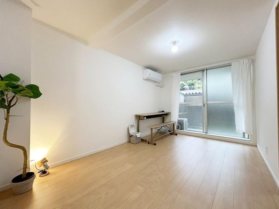 1LDK apartment in Suita, Osaka - Photo 1
