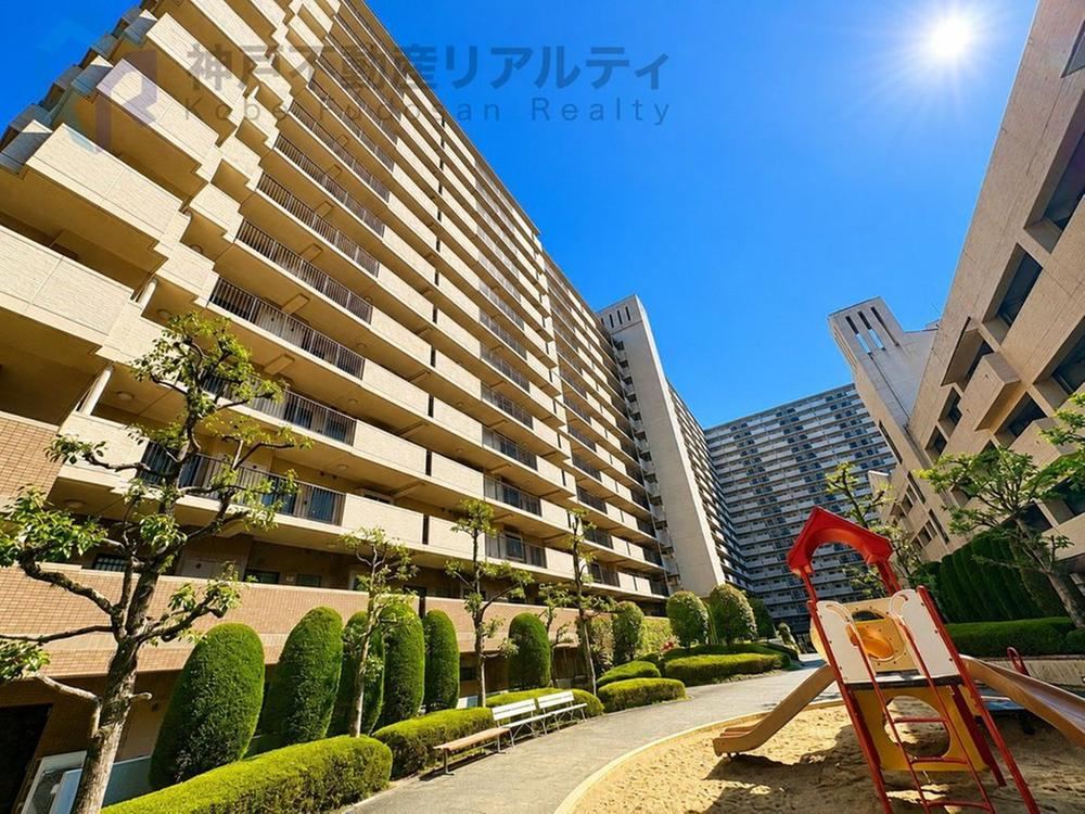 3LDK apartment in Nishinomiya, Hyogo - Photo 1