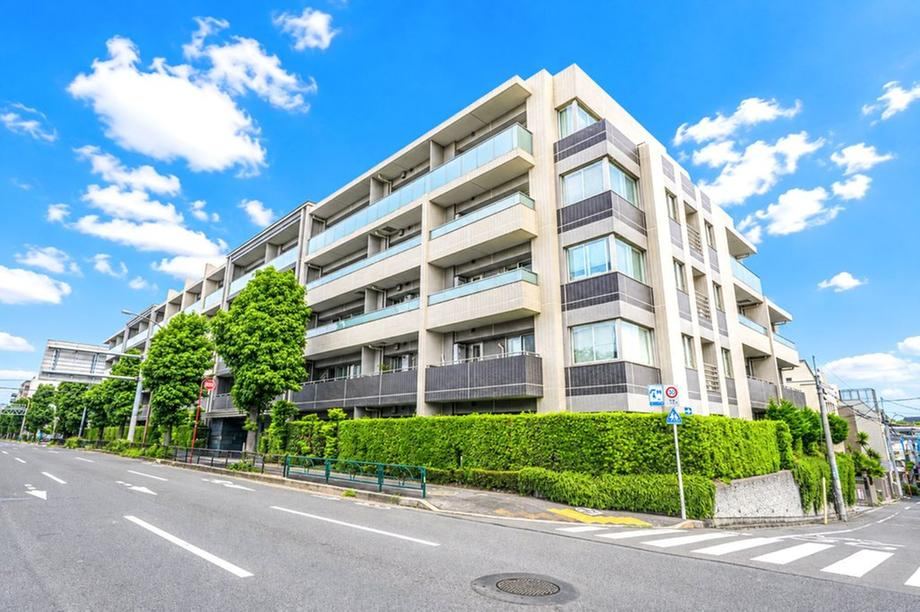 2LDK apartment in Setagaya Ward, Tokyo - Photo 1