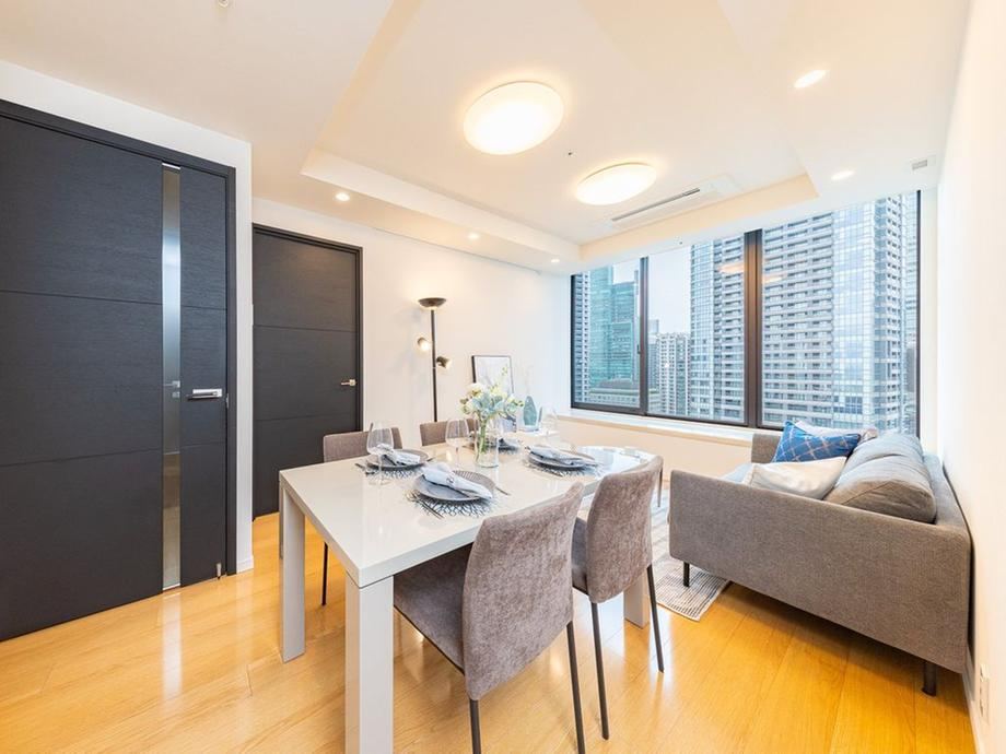 2LDK apartment in Minato Ward, Tokyo - Photo 1