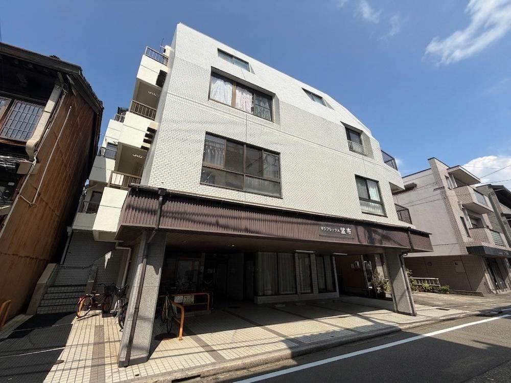 1LDK apartment in Kanazawa, Ishikawa - Photo 1