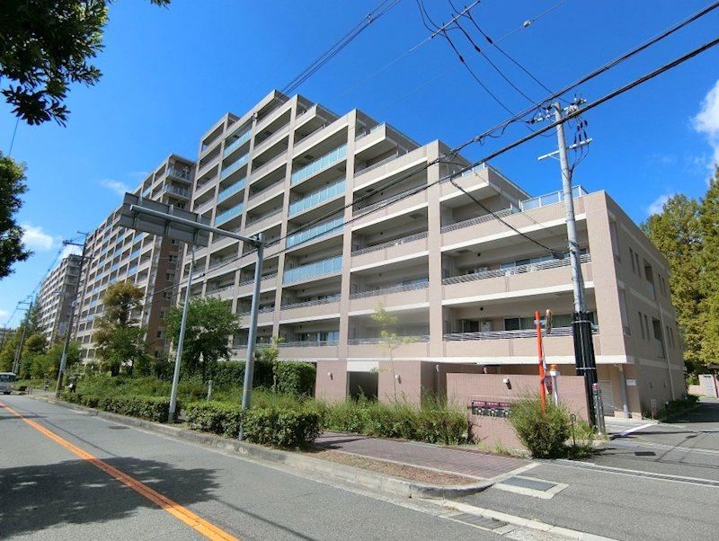 4LDK apartment in Toyonaka, Osaka - Photo 1
