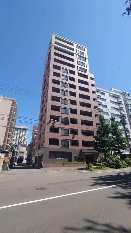 3LDK apartment in Chuo Ward, Sapporo, Hokkaido - Photo 1