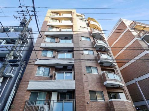 2LDK apartment in Meguro Ward, Tokyo - Photo 1