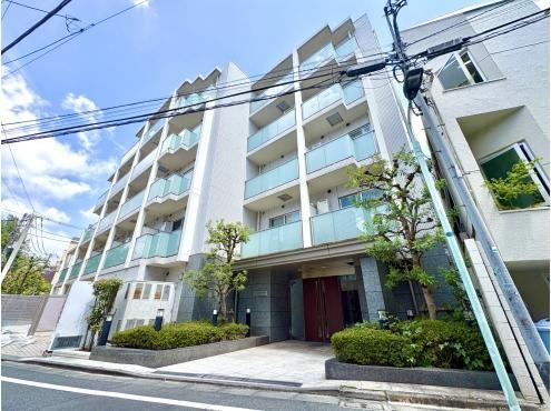 1LDK apartment in Minato Ward, Tokyo - Photo 1