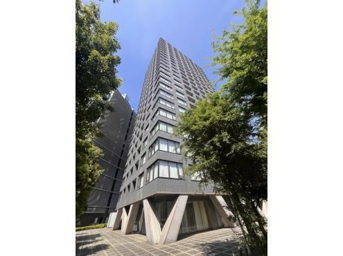 3LDK apartment in Shinjuku Ward, Tokyo - Photo 1