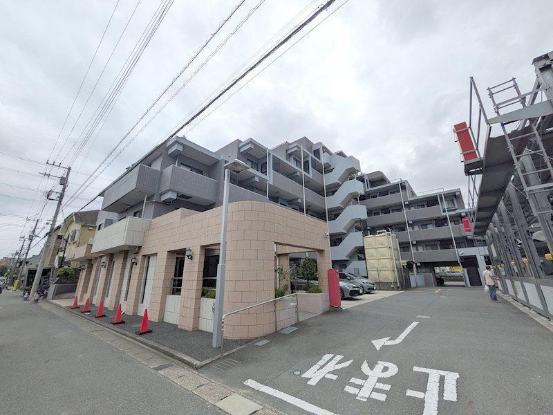 3LDK apartment in Urayasu, Chiba - Photo 1