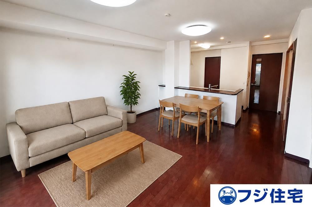 2LDK apartment in Nishi Ward, Sakai, Osaka - Photo 1