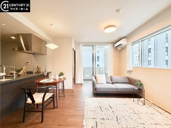 2LDK apartment in Chiyoda Ward, Tokyo - Photo 1