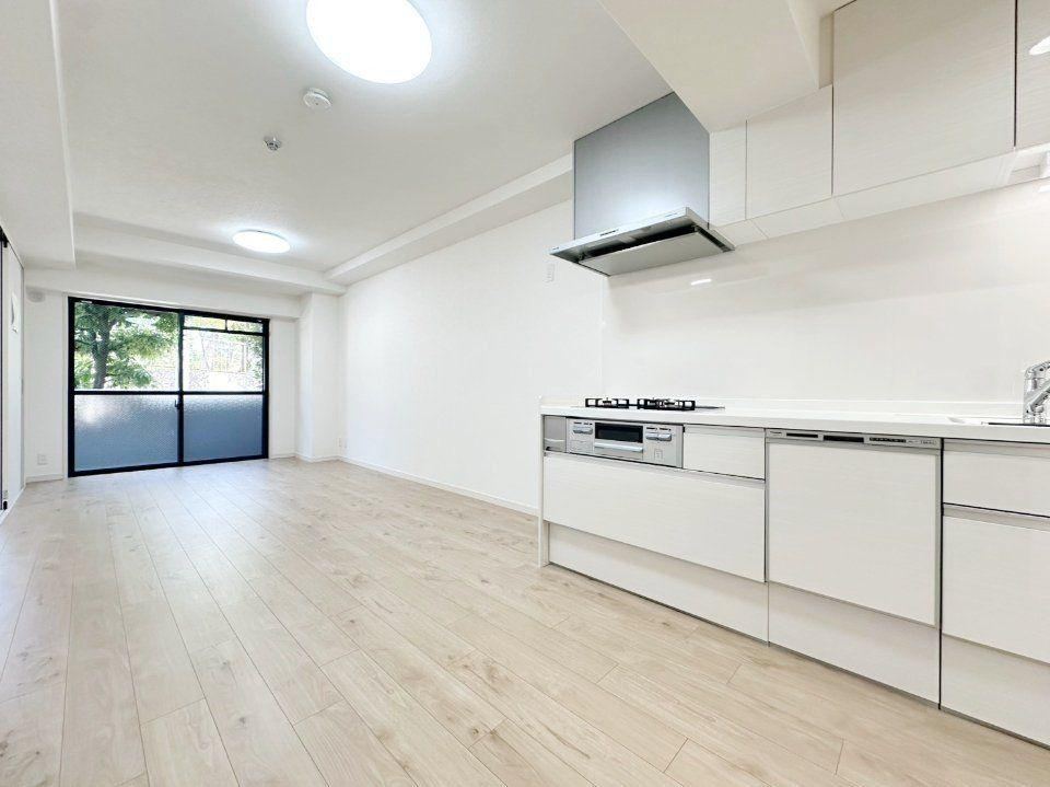 3LDK apartment in Nada Ward, Kobe, Hyogo - Photo 1