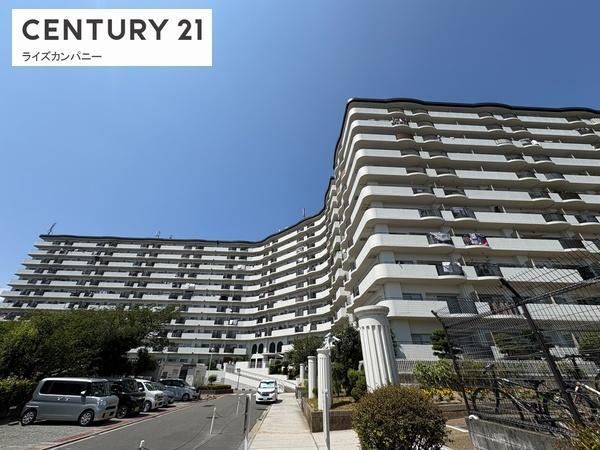 4LDK apartment in Izumi, Osaka - Photo 1