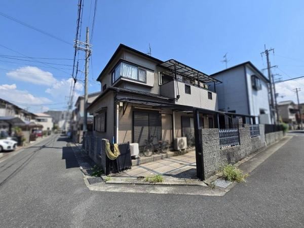 4LDK house in Yao, Osaka - Photo 1