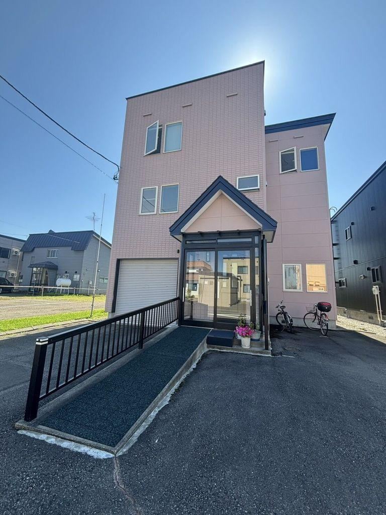 6LDK+S house in Asahikawa, Hokkaido - Photo 1