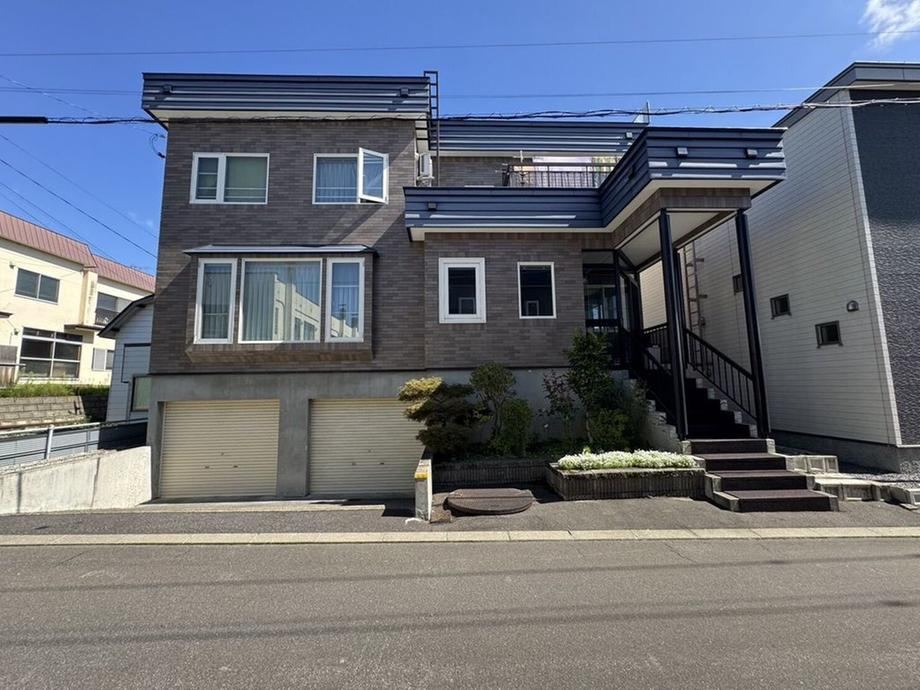 5LDK+S house in Asahikawa, Hokkaido - Photo 1