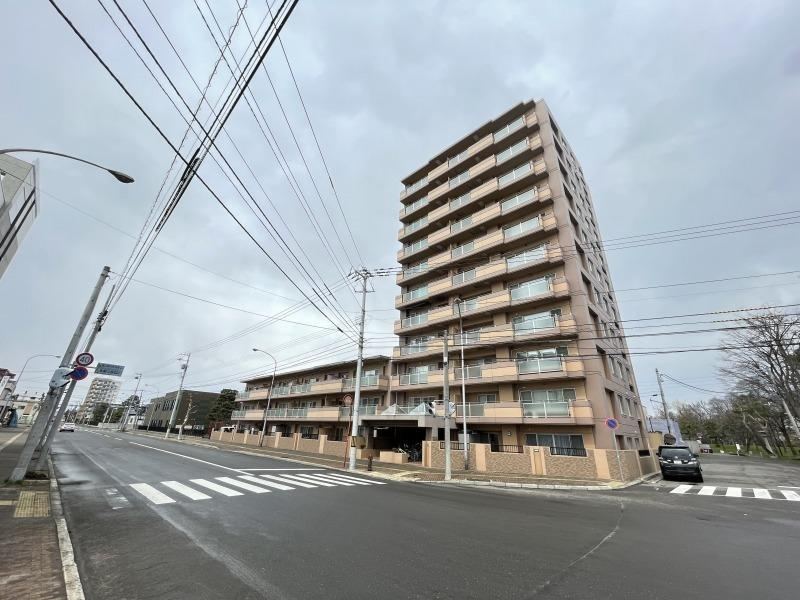 3LDK apartment in Asahikawa, Hokkaido - Photo 1