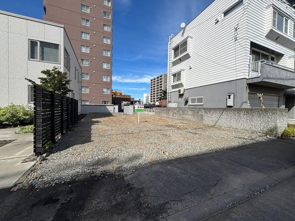 174 m² land in Toyohira Ward, Sapporo, Hokkaido - Photo 1