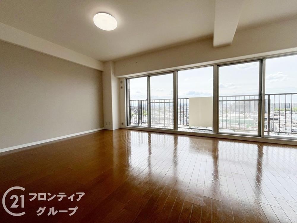 3LDK apartment in Amagasaki, Hyogo - Photo 1