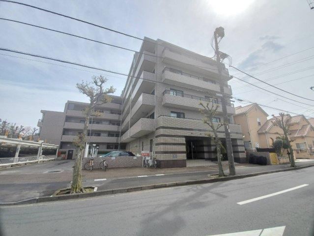 3LDK apartment in Soka, Saitama - Photo 1