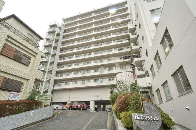 3LDK apartment in Shibuya Ward, Tokyo - Photo 1