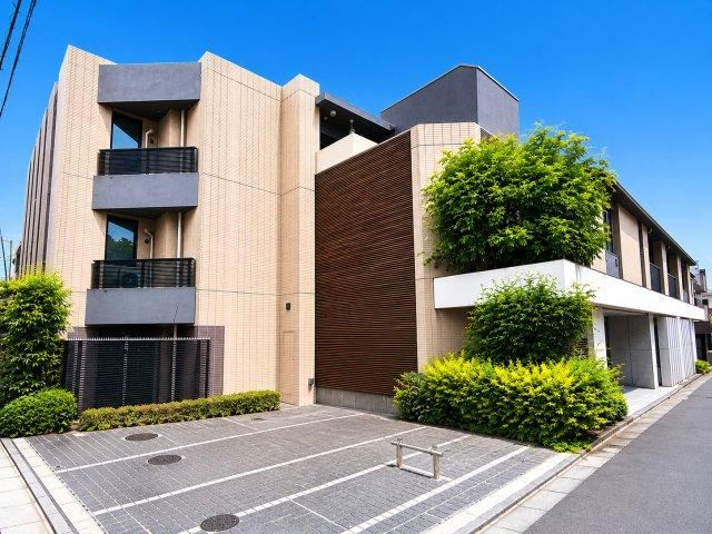 2LDK apartment in Shibuya Ward, Tokyo - Photo 1