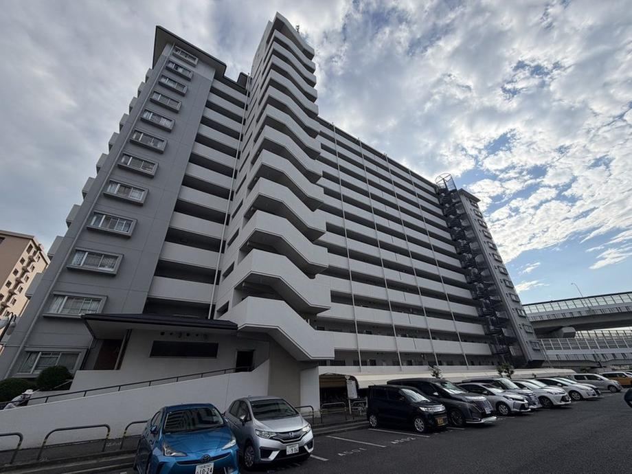 2LDK apartment in Minato Ward, Nagoya, Aichi - Photo 1