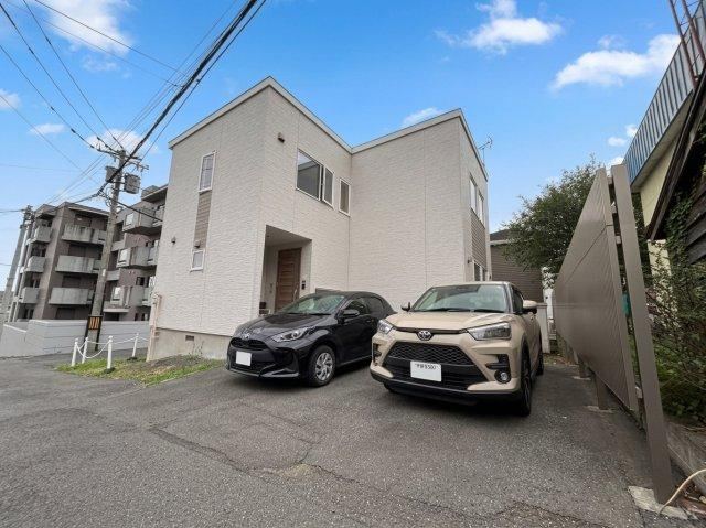 4LDK house in Nishi Ward, Sapporo, Hokkaido - Photo 1
