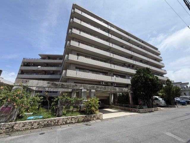 3LDK apartment in Naha, Okinawa - Photo 1