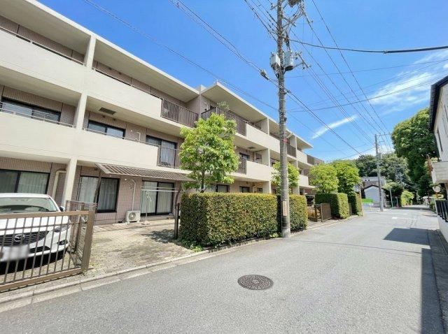 3LDK apartment in Mitaka, Tokyo - Photo 1