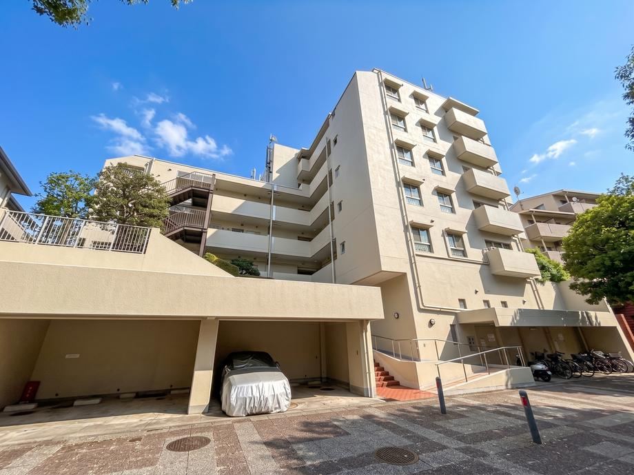 3LDK apartment in Totsuka Ward, Yokohama, Kanagawa - Photo 1